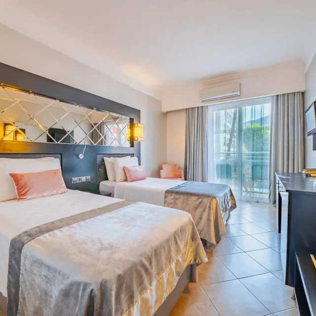 غرفة قياسية بسرير مزدوج بشرفة، Ideal Prime Beach 3/6