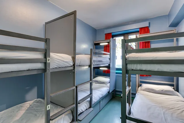 سكن مشترك مختلط بستة أسرّة بحمام مشترك، Clink 261 Hostel - Adults Only 1/3