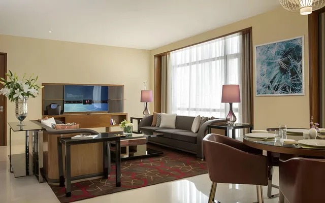 غرفة بسرير كينج في طابق مرتفع، روش ريحان من روتانا(Rosh Olaya Hotel) 2/2