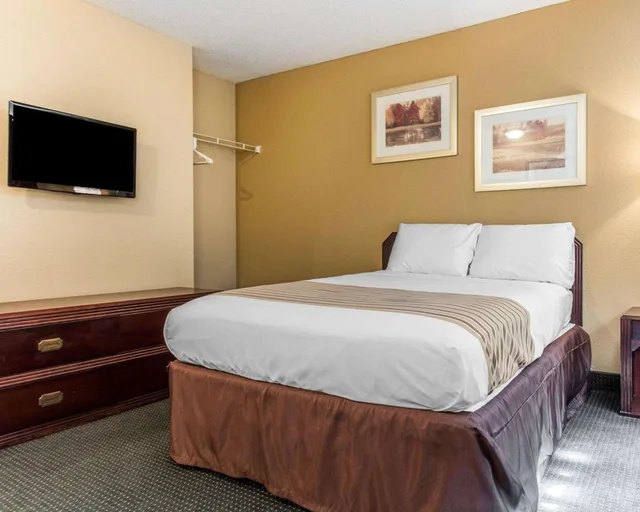 غرفة قياسية للمدخنين، Suburban Studios Kennesaw Marietta North 2/6
