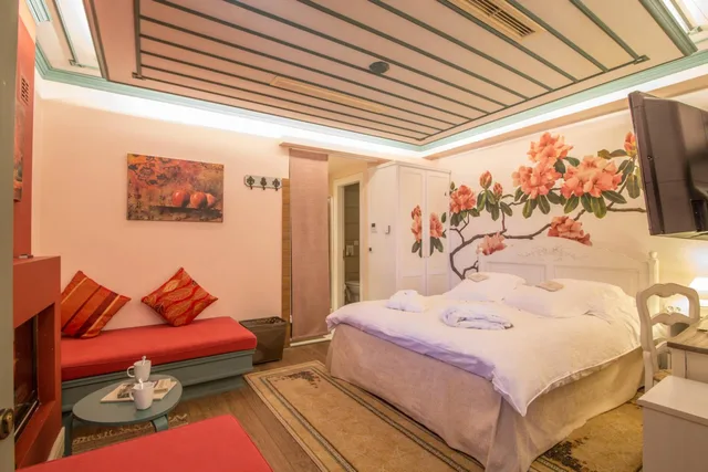 Deluxe, Double Bed, Pirrion Hotel 6/8