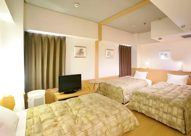 غرفة قياسية ثلاثية مع سرير إضافي للمدخنين، Yamagata Nanokamachi Washington Hotel 1/1