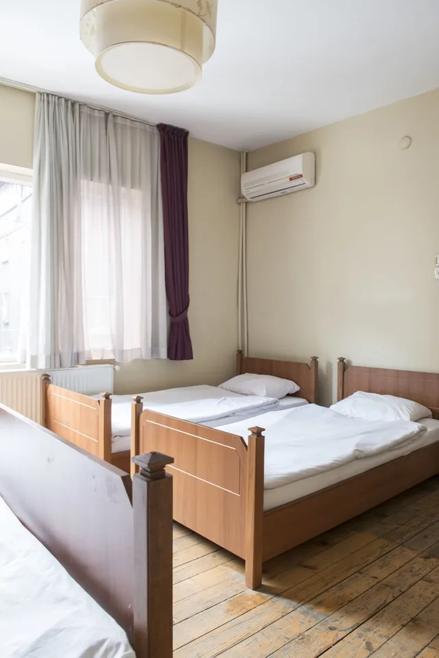 غرفة عائلية بأربعة أسرّة، Cheers Midtown Hostel 3/7