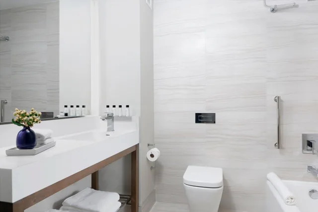 غرفة بسريرين كوين بإطلالة على المدينة في طابق مرتفع، Courtyard by Marriott New York Manhattan/Midtown West 4/4