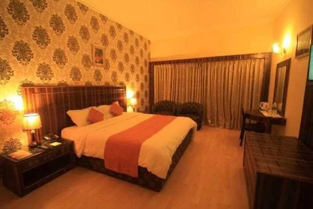غرفة بريميوم، Howard Johnson Ooty India 2/2