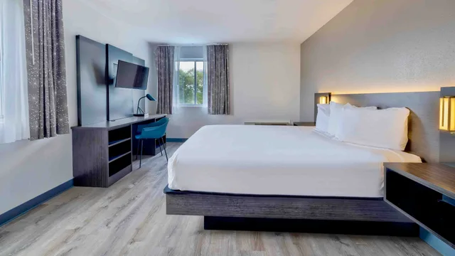 غرفة بسرير كوين، Motel6 Bethel, CT - Danbury 2/5