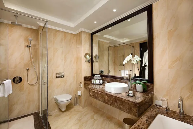 غرفة قياسية بسرير كينج، Bahi Ajman Palace Hotel 2/2