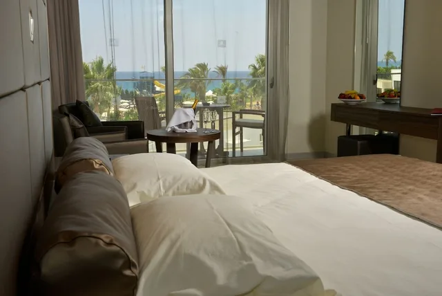 غرفة ديلوكس بإطلالة على البحر، Adams Beach Hotel and SPA 2/3