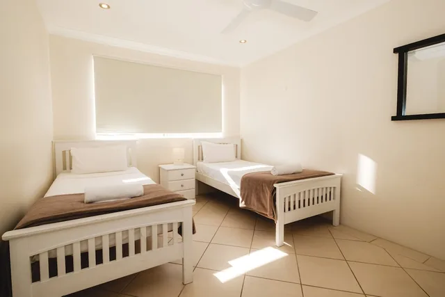 شقة بسريرين كوين وسريرين منفصلين بـ3 غرف نوم، SANCTUARY LAKE APARTMENTS 4/7
