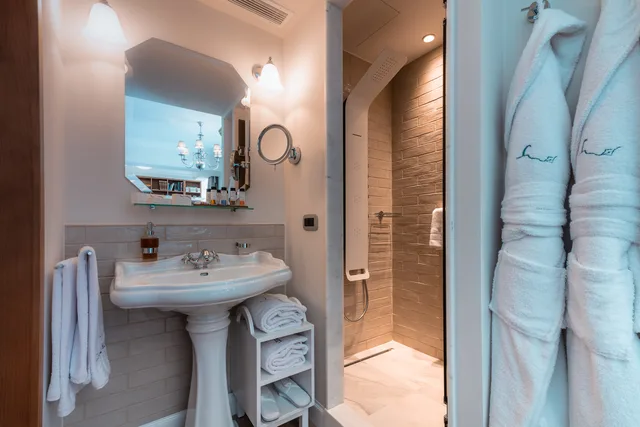Azure Sea View Suite, Metaxa Hotel, Urban Boutique Living 9/9
