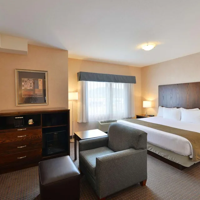 غرفة بسرير كينج يُسمح فيها بالحيوانات الأليفة، Prestige Cranbrook Hotel, BW Premier Collection 5/9
