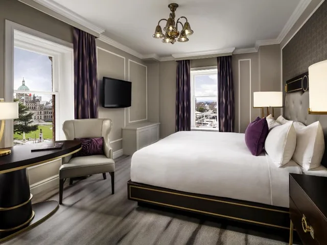 Exclusive, Fairmont Gold, King Bed, Harbour View, Lounge Access، Fairmont Empress Hotel 1/1