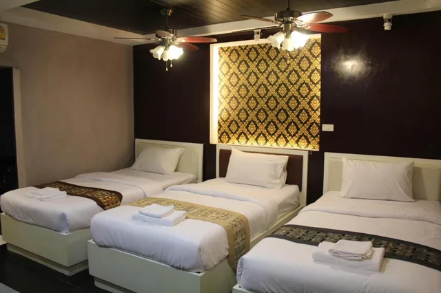 غرفة ثلاثية، S30 Hotel 1/1