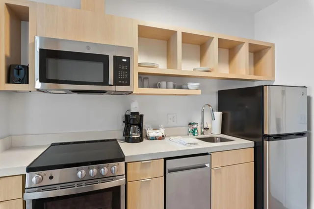 جناح بسرير كوين بغرفة نوم واحدة مع أريكة، TownePlace Suites White Hall 3/3