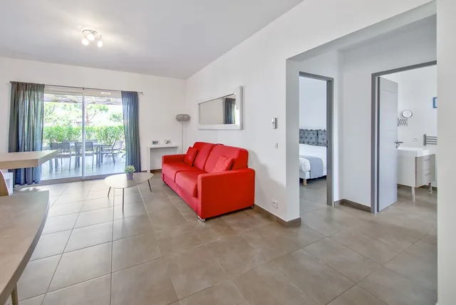 شقة بسرير كوين بشرفة بغرفة نوم واحدة مع أريكة، Les Villas de Porto Vecchio 3/8