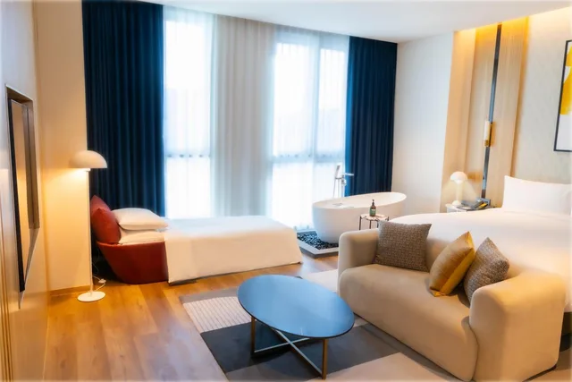 Luxury, Suite, King Bed, with View, Bathtub, voco Seoul Gangnam, an IHG Hotel 5/9