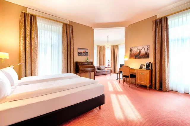 Junior Suite, Deluxe, King Bed, Grand Hotel Beau Rivage 4/10