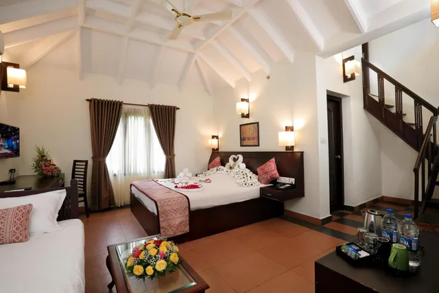 كوخ بإطلالة على البحيرة، The World Backwaters 3/3