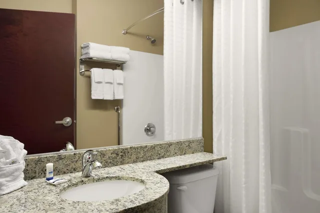 غرفة بسرير كوين لذوي الإعاقة، Microtel Inn Suites By Wyndham Carrollton 5/6