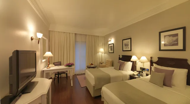 غرفة ديلوكس بسرير مزدوج أو سريرين منفصلين، Royal Orchid Hotel Bangalore 1/1