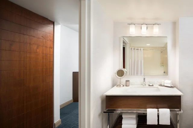 غرفة ركنية بسرير كينج، Grand Hyatt San Antonio River Walk 2/4