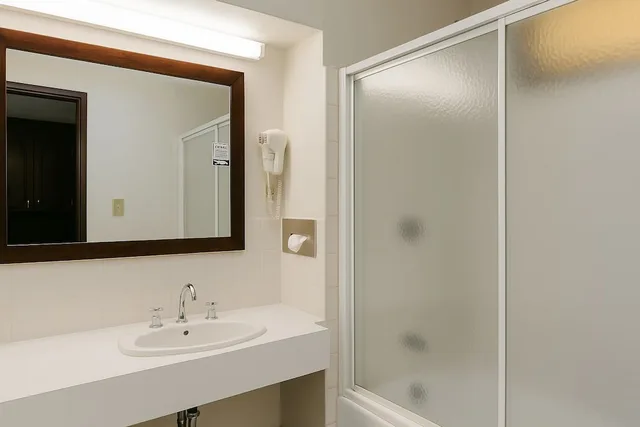 جناح بغرفتي نوم في الطابق الأرضي، West Coaster Motel 4/4