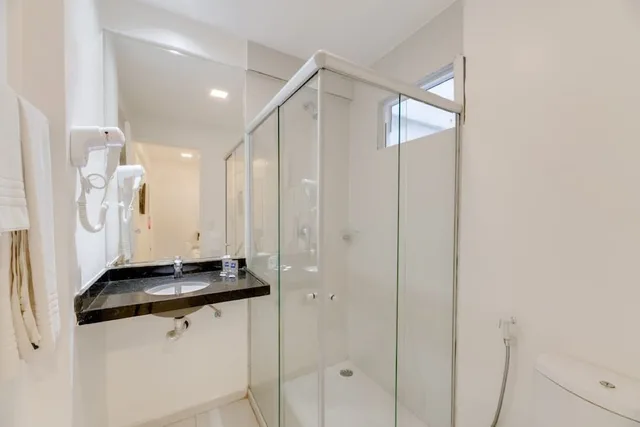 غرفة بريميوم بسرير مزدوج وسرير فردي بإطلالة على المدينة، Hotel Praia Bonita Jatiuca 9/10