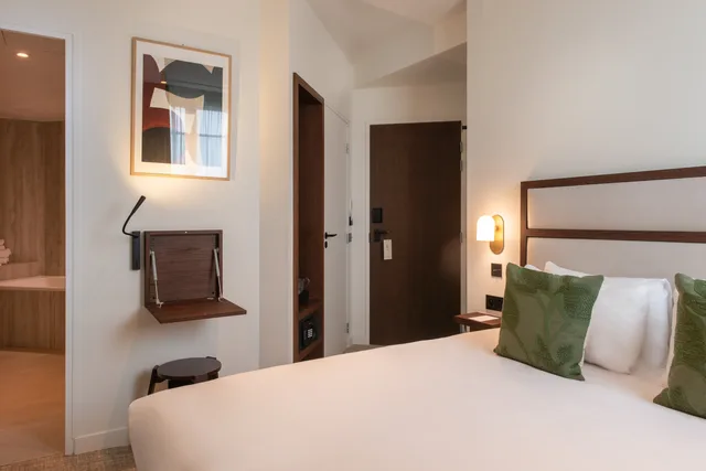 غرفة ديلوكس بسرير كينج، Hotel Lampika 1/5