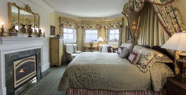 Georgian, King Bed، The Chanler at Cliff Walk 1/1