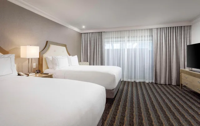 جناح جونيور بسريرين كوين مع أريكة، DoubleTree by Hilton San Diego Bayside 1/4