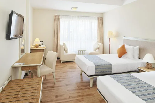 غرفة سوبيريور بسرير مزدوج أو سريرين منفصلين بإطلالة على الحديقة، Sandy Beach Non Nuoc Resort Danang 1/2