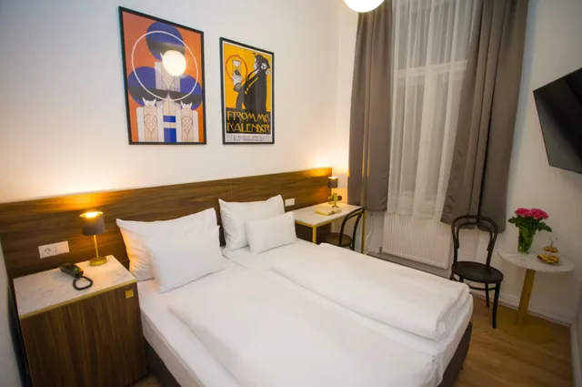 Classic, Double Bed, Pension Central 1/4