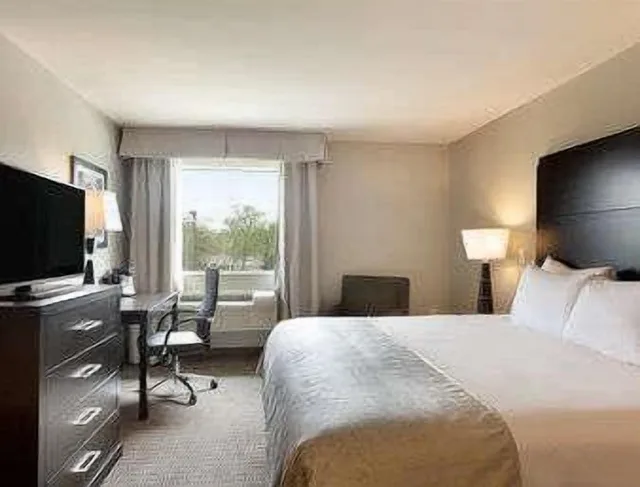 غرفة بسريرين كوين لذوي الإعاقة، Baymont by Wyndham College Station 1/10