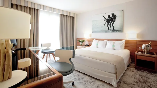غرفة بريميوم بسرير مزدوج بإطلالة على الحديقة بشرفة، HOLIDAY INN RESORT NICE - PORT SAINT LAURENT 6/10
