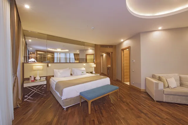 Suite, King Bed, Smoking, Ramada Plaza by Wyndham Konya 2/6