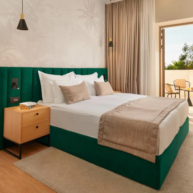 Executive, Suite, Pool and Sea View, Terrace, Ground Floor، Hotel Moeesy Blue Green Oasis Ex Croatia Hotel Hvar 1/4