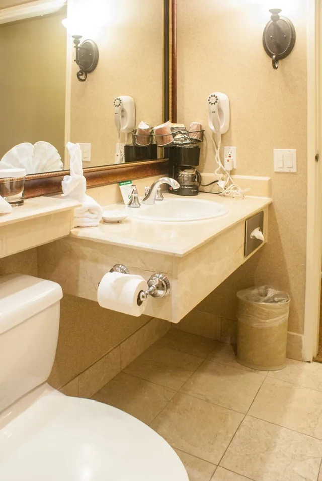 غرفة بسرير مزدوج بإطلالة على المدينة، Indian Wells Resort Hotel 6/8