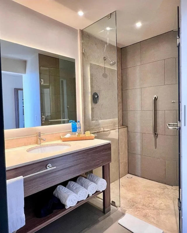 جناح بسرير كينج مع أريكة، Hampton Inn by Hilton Durango 7/8