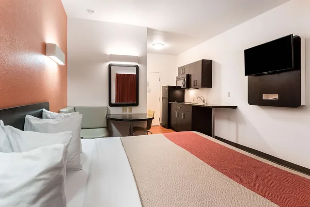 Deluxe, King Bed, Kitchenette, Motel6 Wilkes Barre, PA - Arena 4/9