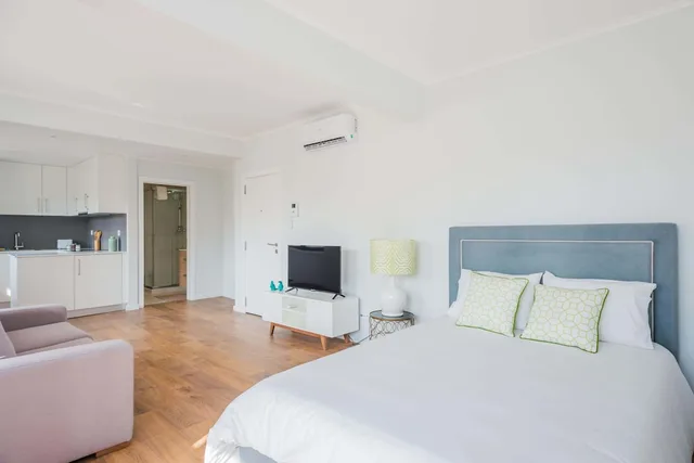 استوديو سوبيريور بسرير كوين مع أريكة، 137 Lux Residence 1/3