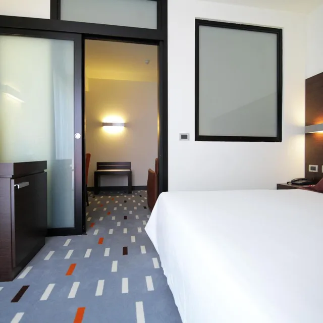 جناح، Hotel Major 4/7