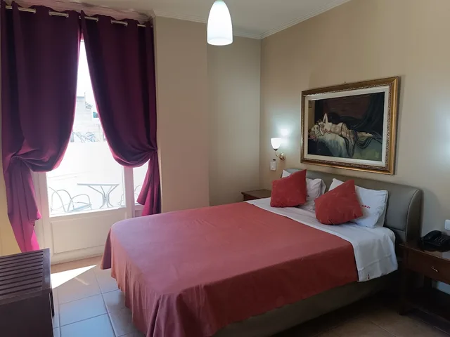 Panoramic, Queen Bed, Park View, Executive Level, Exis Boutique 2/7