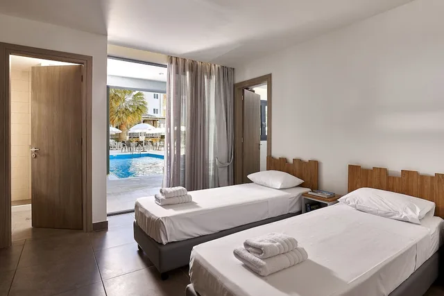 غرفة سوبيريور بسرير كوين بإطلالة على المسبح، Pollis Hotel 5/9
