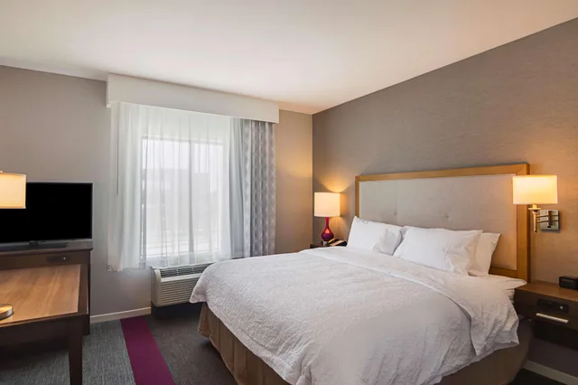غرفة بسرير مزدوج، Hampton Inn & Suites Dallas/Richardson 4/6