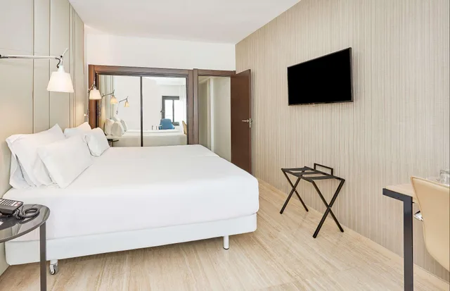غرفة بسرير مزدوج بإطلالة، Nh Imperial Playa 2/6