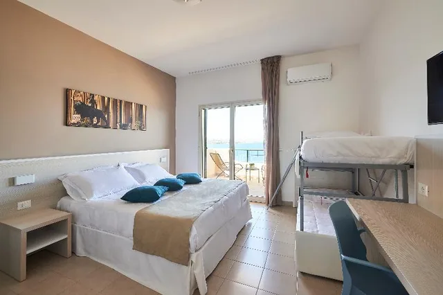 غرفة كومفورت رباعية بإطلالة على البحر، CDSHotels Terrasini 2/3