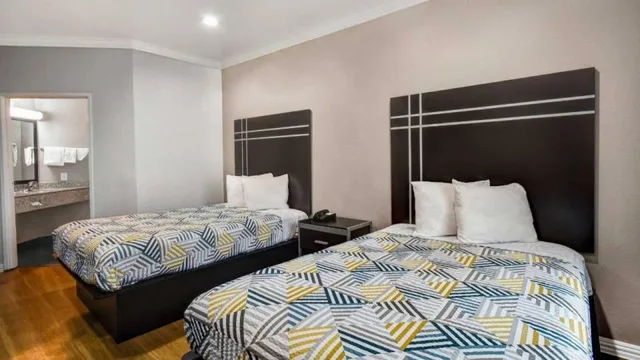 غرفة بسريرين مزدوجين، Motel6 Humble, TX - Houston International Airport 2/4