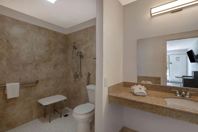 غرفة بسرير كينج، Motel 6 Branson West Silver Dollar City 8/10