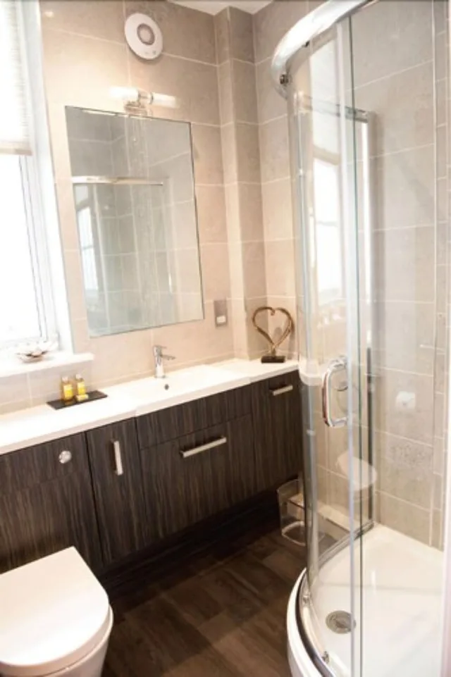 Studio, Apartment, Double Bed, The Halston 3/3