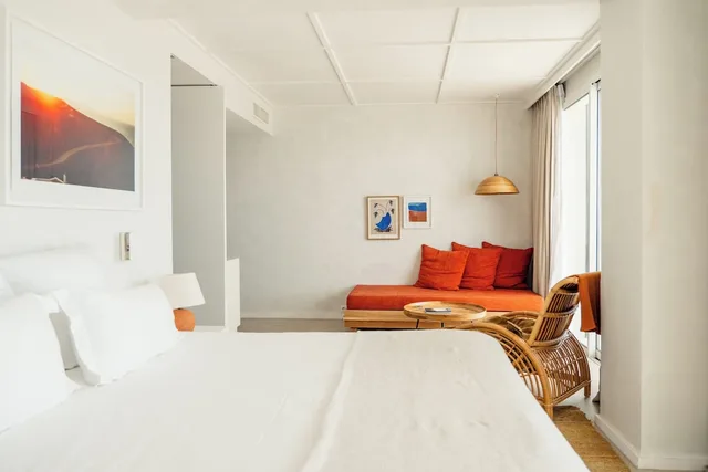 جناح جونيور بسرير كينج مع أريكة، Hotel Les Roches Rouges 3/9